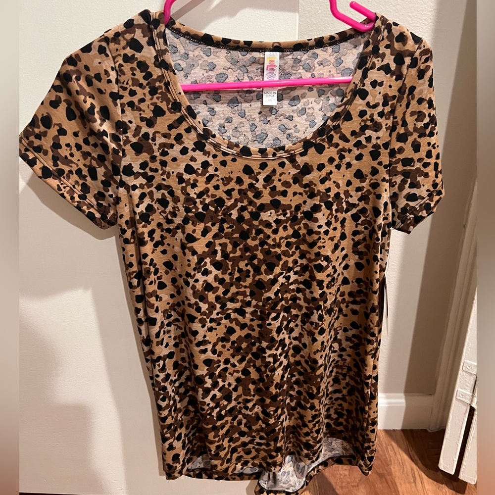 NWT Leopard print lularoe top